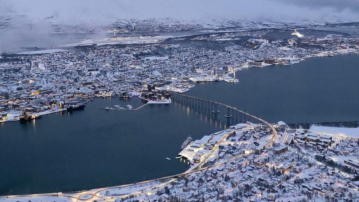 A picture above Tromso around 4 PM with the day light almost disappearing. 