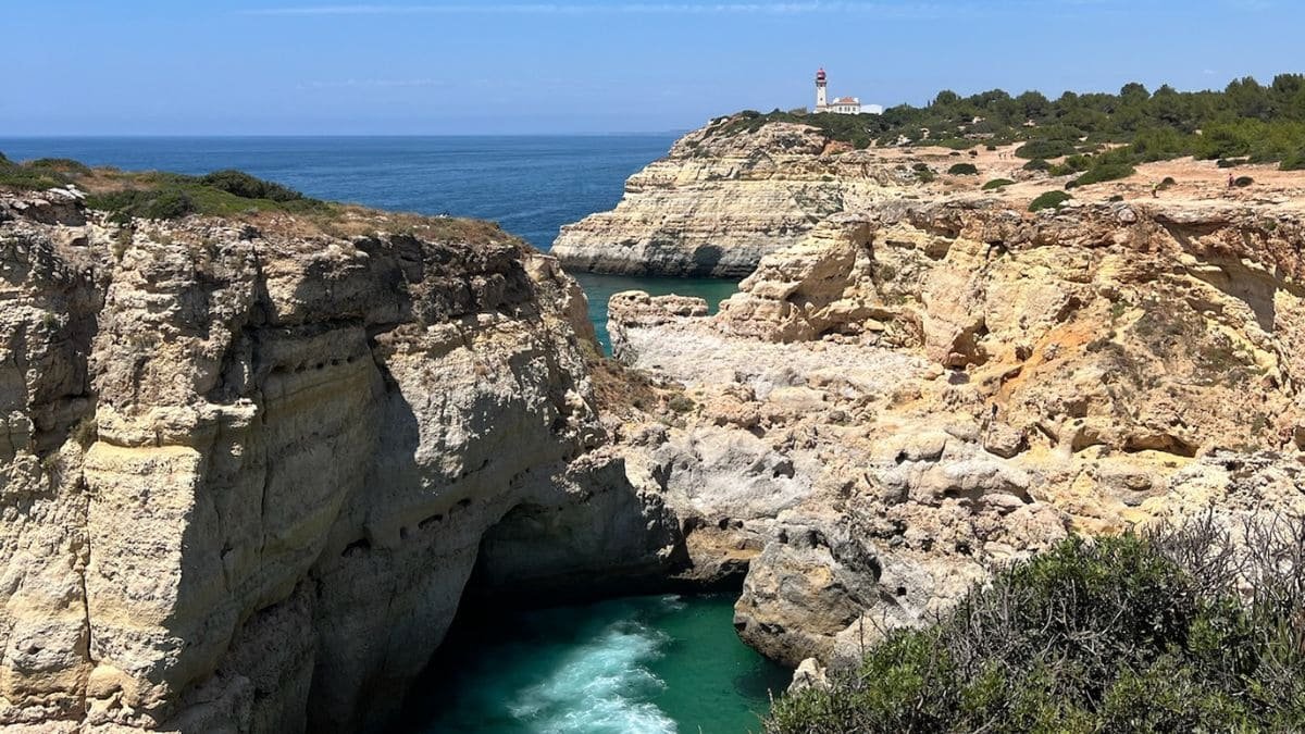 Seven Hanging Valleys Trail with Cliffside Views – A scenic coastal hiking trail overlooking dramatic cliffs and the Atlantic Ocean.