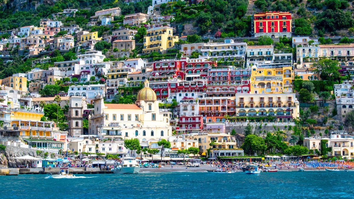 Positano Italy cliffside houses with Mediterranean Sea view – Amalfi Coast travel.