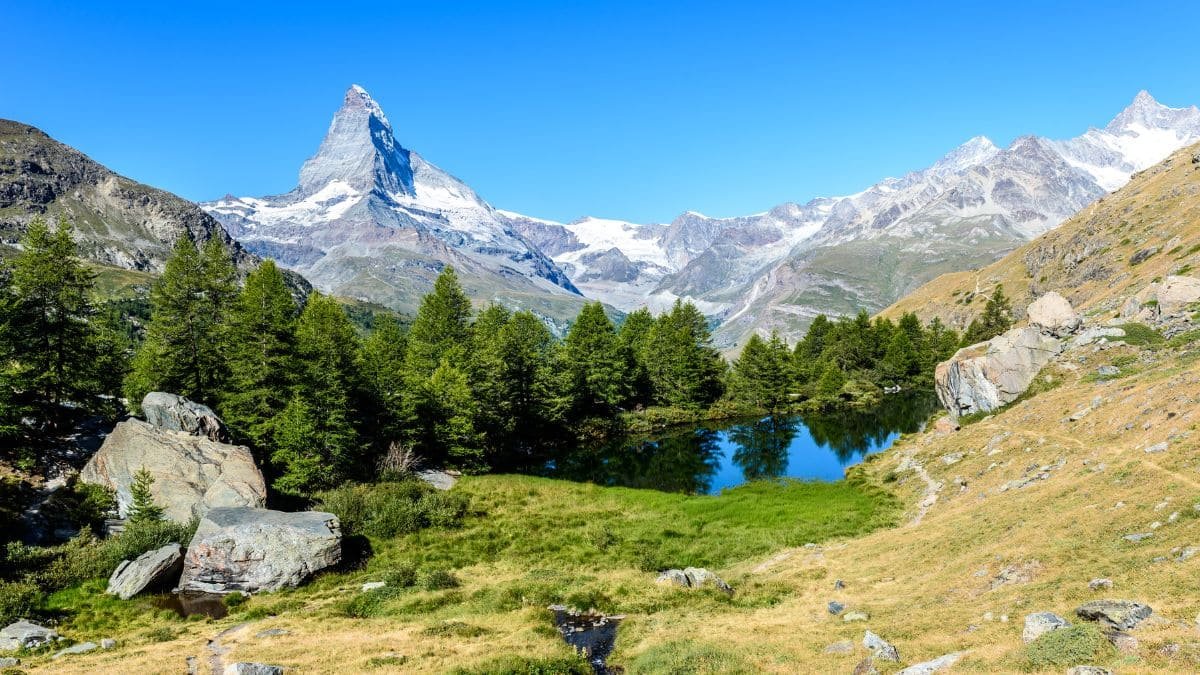 Five Lakes Hike in Zermatt – Scenic mountain trail near Zermatt, offering stunning views of the Matterhorn reflected in crystal-clear alpine lakes.