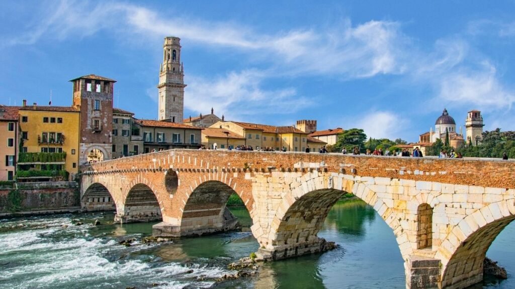 Verona featured Image - Bridge Ponte Pietra