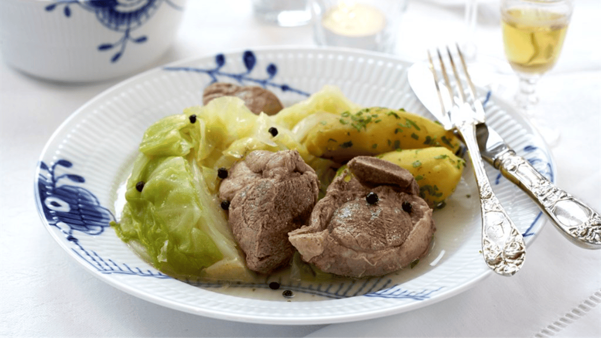 Norway's National Dish: Lamb and Cabbage Stew (Fårikål)