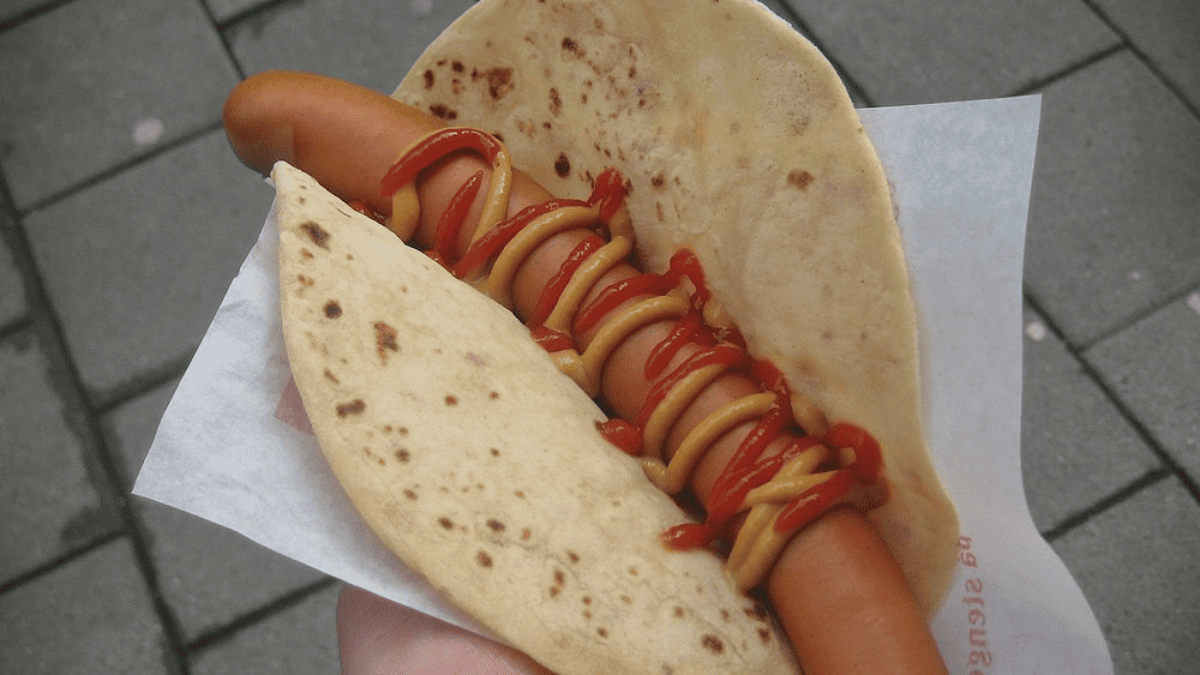 The Legendary Norwegian Hotdog (Pølse i Lompe) Oslo