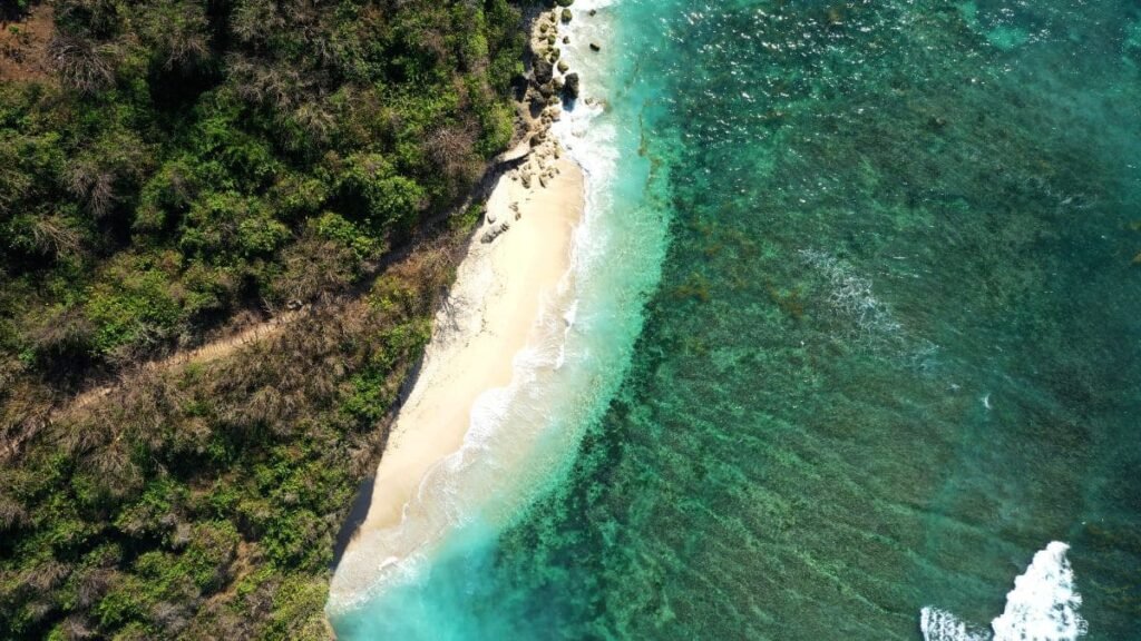 Green Bowl Beach Bali – Hidden Gem with Caves