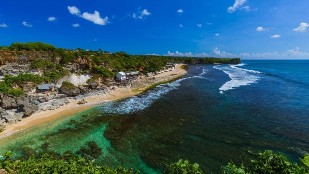 Balangan Beach Bali – Golden Sands and Epic Views