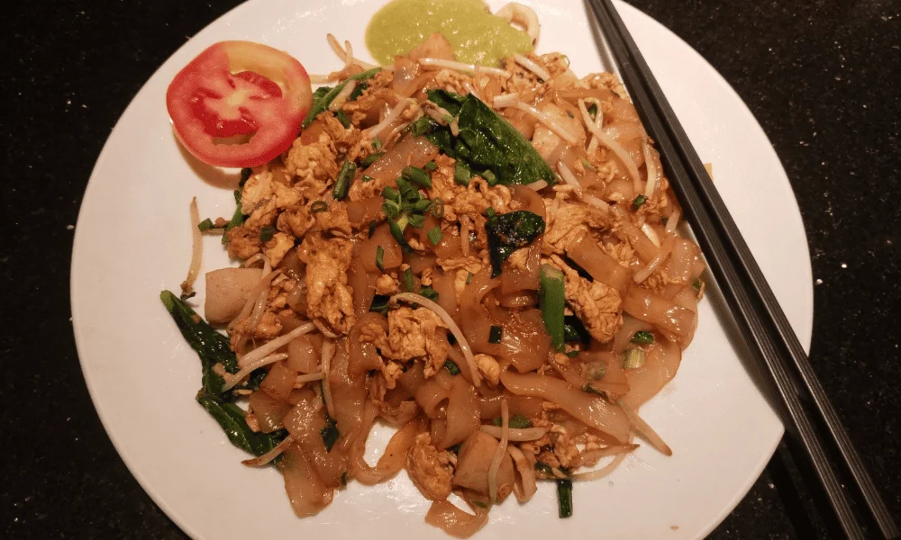 Char Kway Teow - what to eat in Singapore